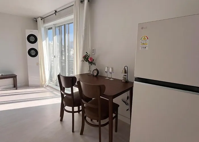 Yongsan Cozy With N Tower 용산 서울역 남산타워 이태원 해방촌 명동 Ddp 신흥시장 국립중앙박물관 용산공원 경복궁 Seoel