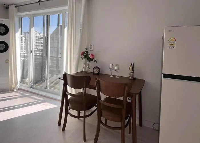 Yongsan Cozy With N Tower 용산 서울역 남산타워 이태원 해방촌 명동 Ddp 신흥시장 국립중앙박물관 용산공원 경복궁 Seoel