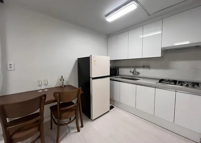 Yongsan Cozy With N Tower 용산 서울역 남산타워 이태원 해방촌 명동 Ddp 신흥시장 국립중앙박물관 용산공원 경복궁 * Seoel